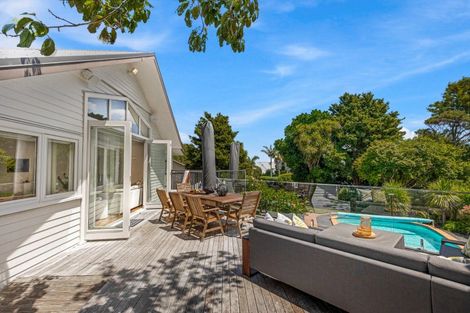 Photo of property in 10 Emily Lane, Greenhithe, Auckland, 0632