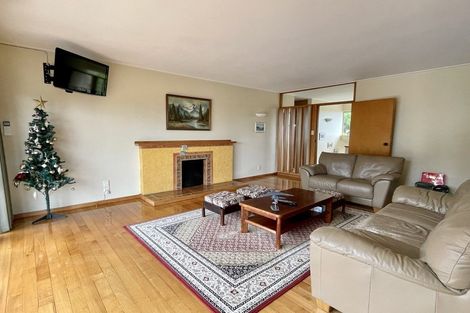 Photo of property in 11 Cheriton Road, Mellons Bay, Auckland, 2014