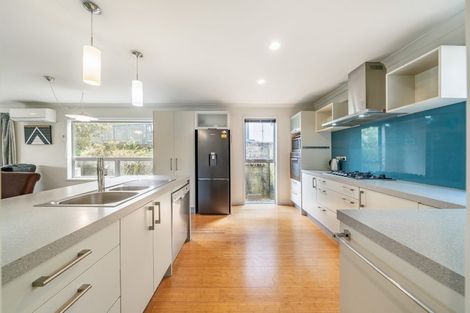 Photo of property in 82b Kirton Drive, Riverstone Terraces, Upper Hutt, 5018