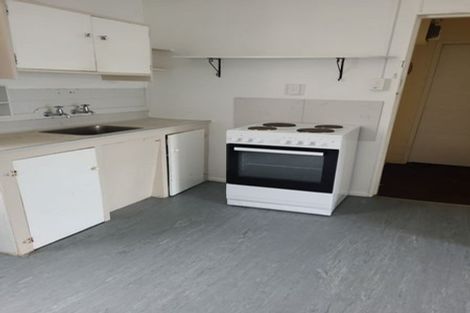 Photo of property in 29 Marine Parade, Bluff Hill, Napier, 4110