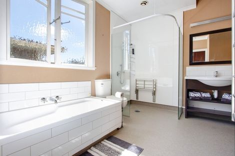 Photo of property in 300 Grays Road, Saint Leonards, Hastings, 4120