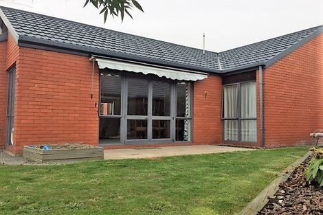 Photo of property in 2/27 Cardigan Bay Place, Addington, Christchurch, 8024