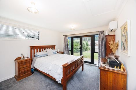 Photo of property in 63 Himatangi Street, Himatangi Beach, Foxton, 4891