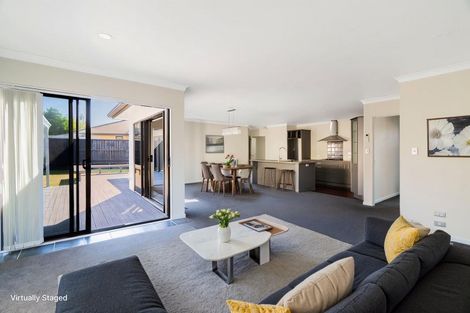 Photo of property in 5 Elenora Close, Grandview Heights, Hamilton, 3200