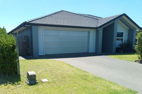 Photo of property in 21 Makura Drive, Papamoa Beach, Papamoa, 3118