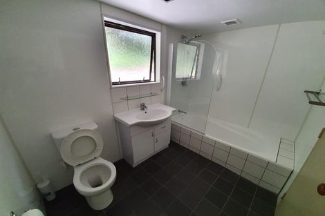 Photo of property in 22 Fiona Grove, Karori, Wellington, 6012