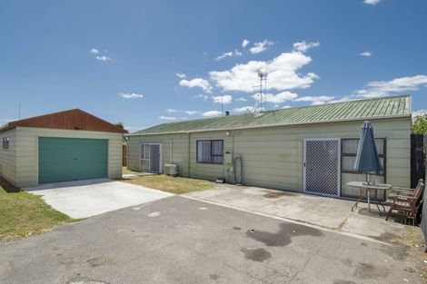 Photo of property in 8 Mardi Place, Mount Maunganui, 3116