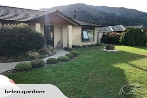 Photo of property in 15 Paradise Place, Lake Hawea, Wanaka, 9382
