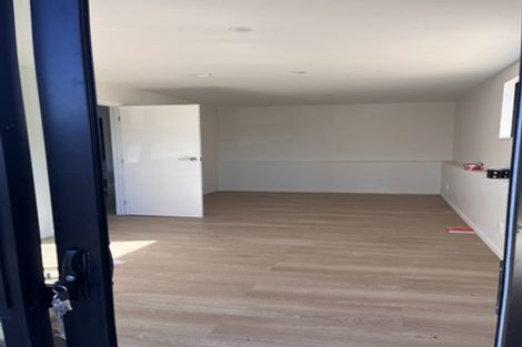 Photo of property in 1 Loughanure Place, Massey, Auckland, 0614