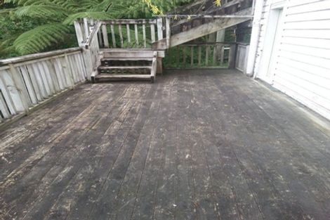 Photo of property in 18 Garden Road, Northland, Wellington, 6012