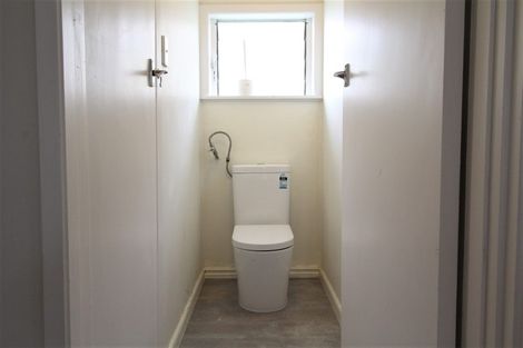 Photo of property in 519a East Coast Road, Murrays Bay, Auckland, 0630