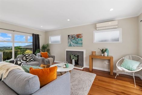 Photo of property in 2/227 Glenfield Road, Hillcrest, Auckland, 0627