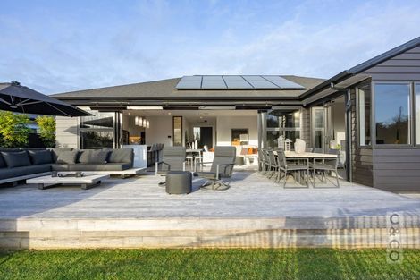 Photo of property in 21 Vogwill Road, Kumeu, 0810