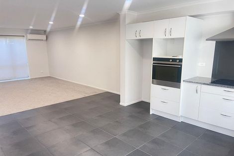 Photo of property in 32 Akeake Lane, Manurewa, Auckland, 2102