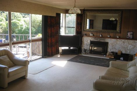 Photo of property in 17 Holly Grove, Maungaraki, Lower Hutt, 5010