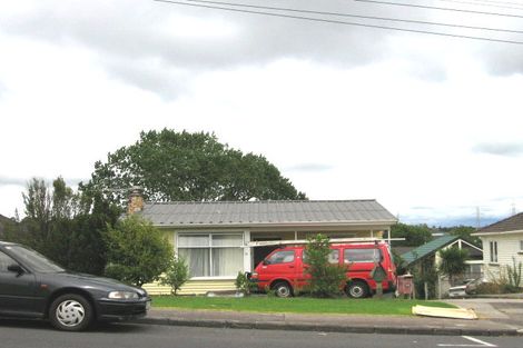 Photo of property in 2/12 White Swan Road, Mount Roskill, Auckland, 1041