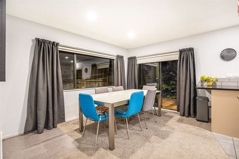 Photo of property in 68 South Kensington Way, Henderson, Auckland, 0612