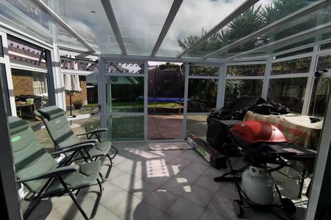 Photo of property in 4 Fieldstone Court, Northpark, Auckland, 2013