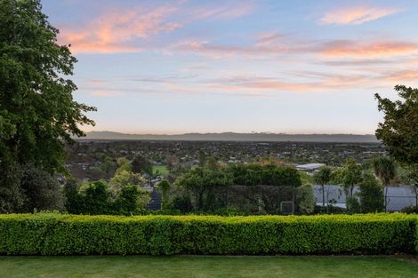Photo of property in 17 Heaton Rhodes Place, Cashmere, Christchurch, 8022