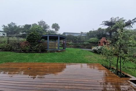 Photo of property in 20 Cotswold Crescent, Newlands, Wellington, 6037