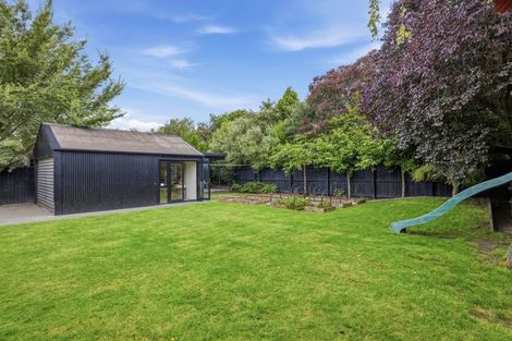 Photo of property in 8 Ardmore Place, Bishopdale, Christchurch, 8053