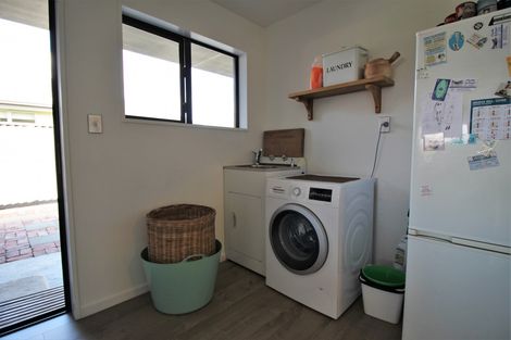 Photo of property in 42 Albert Drive, Clyde, 9330