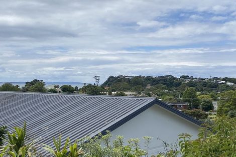 Photo of property in 27a Holiday Road, Stanmore Bay, Whangaparaoa, 0932