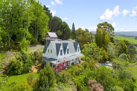 Photo of property in 209 Forest Road, Waiatarua, Auckland, 0612