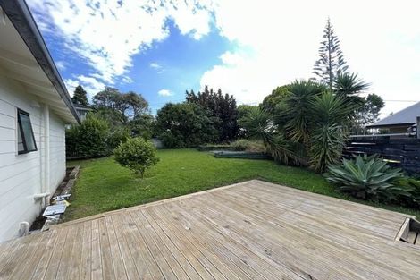 Photo of property in 1/55-65 Chivalry Road, Glenfield, Auckland, 0629