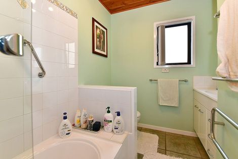 Photo of property in 31 Everard Avenue, Army Bay, Whangaparaoa, 0930