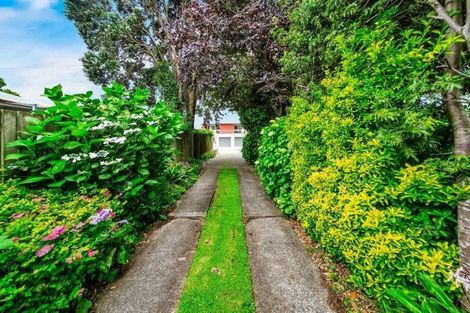 Photo of property in 17 Dives Avenue, Hawera, 4610