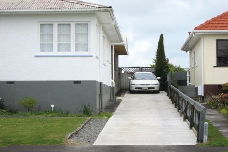Photo of property in 11a Selwyn Street, Lower Vogeltown, New Plymouth, 4310