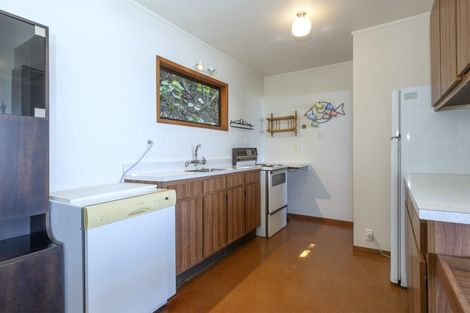 Photo of property in 107 North Piha Road, Piha, 0772