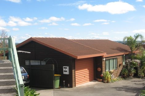 Photo of property in 2/23 Gwenand Place, Botany Downs, Auckland, 2010
