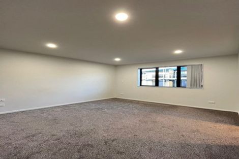 Photo of property in 10b Benton Place, Manurewa, Auckland, 2102