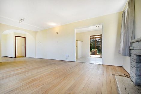 Photo of property in 6 Palmer Avenue, Glen Eden, Auckland, 0602