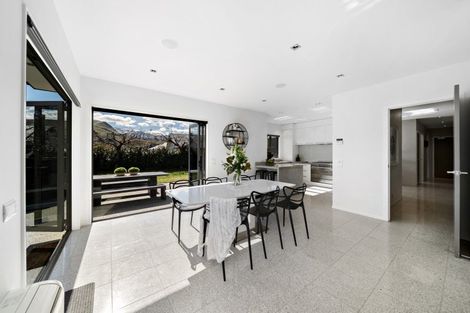 Photo of property in 9 Bridesdale Drive, Lake Hayes, Queenstown, 9304