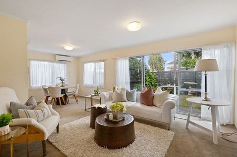 Photo of property in 5/116a Mokoia Road, Chatswood, Auckland, 0626