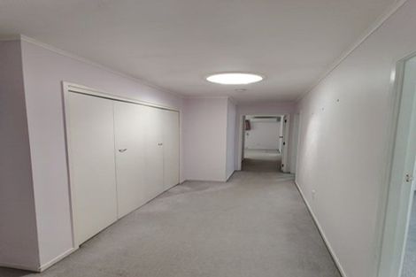 Photo of property in 60 Lewisham Street, Highland Park, Auckland, 2010