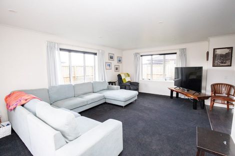 Photo of property in 8 Costello Drive, Ngatea, 3503