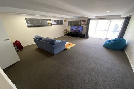 Photo of property in 49a Woodglen Road, Glen Eden, Auckland, 0602