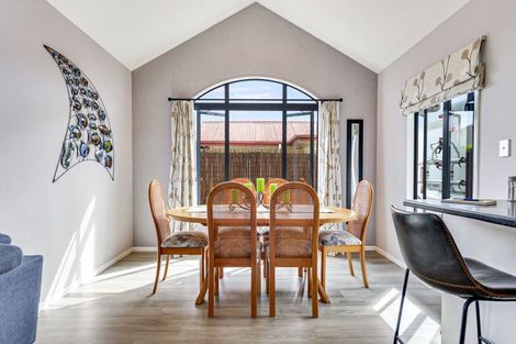 Photo of property in 4 Harrogate Place, Grandview Heights, Hamilton, 3200