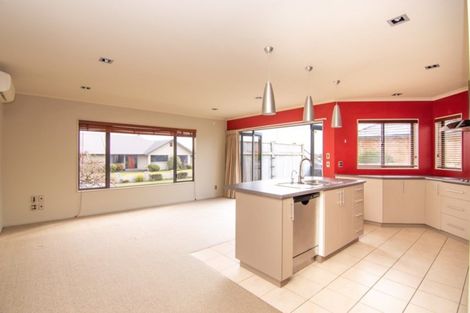 Photo of property in 4 Johnstone Drive, Fitzherbert, Palmerston North, 4410