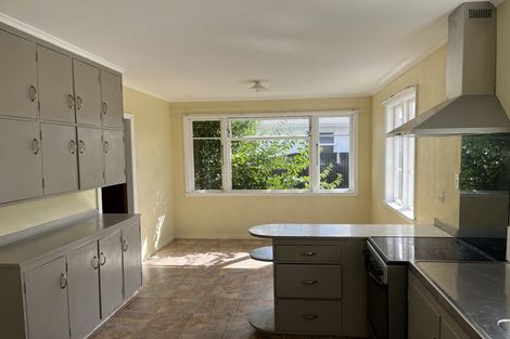 Photo of property in 15 Waterloo Crescent, Hokowhitu, Palmerston North, 4410