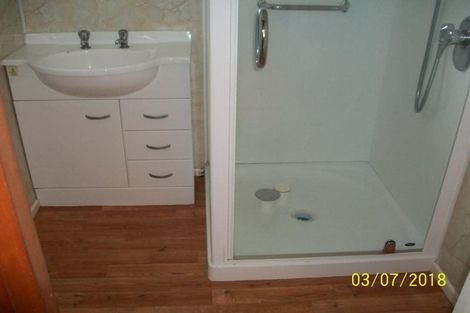 Photo of property in 54 Larnoch Road, Henderson, Auckland, 0610