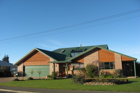 Photo of property in 15 Union Street, Winton, 9720
