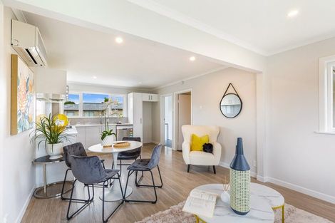 Photo of property in 61 Archibald Road, Kelston, Auckland, 0602