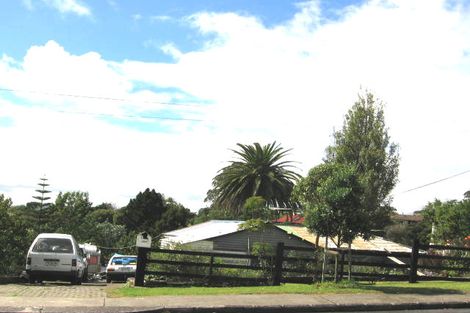 Photo of property in 106 Sunnyside Road, Sunnyvale, Auckland, 0612