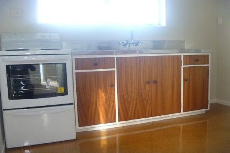 Photo of property in 1-3 Apu Crescent, Lyall Bay, Wellington, 6022