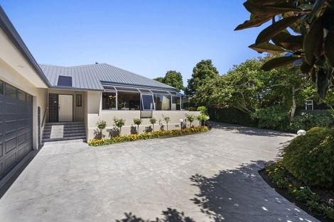 Photo of property in 92 Govett Avenue, Frankleigh Park, New Plymouth, 4310